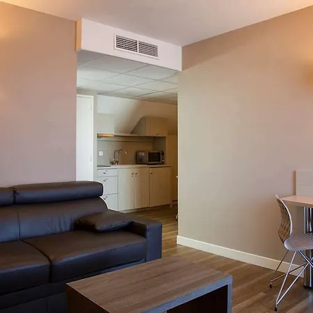 Ogcholet Park 酒店 绍莱